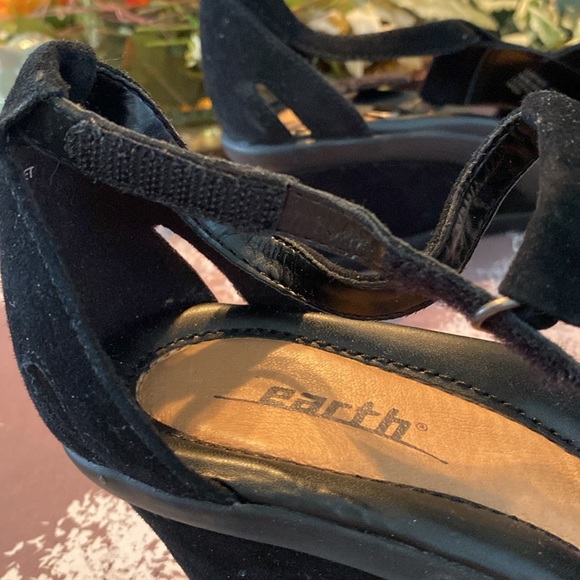 Sandals - Picture 7 of 9